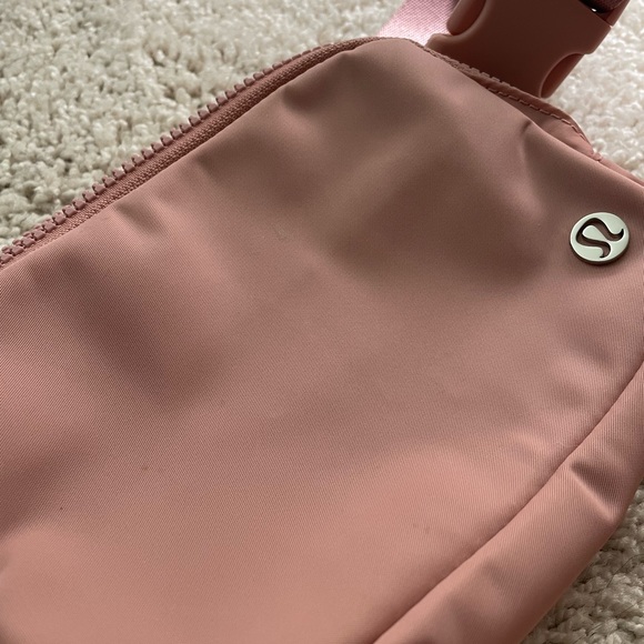 lululemon athletica Handbags - lululemon belt bag everywhere fanny pack